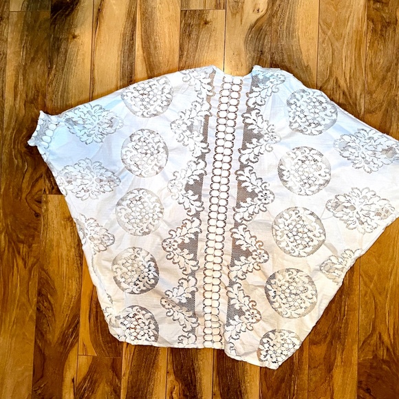 GRACE LOVES LACE 2 PIECE WHITE LACE SHORTS AND KIMONO JACKET SET - Picture 3 of 7